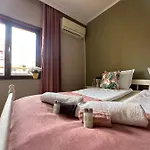 “poli” 4*