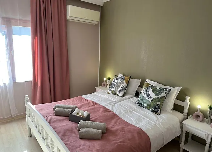 “poli” Πανσιόν Νεσέμπαρ