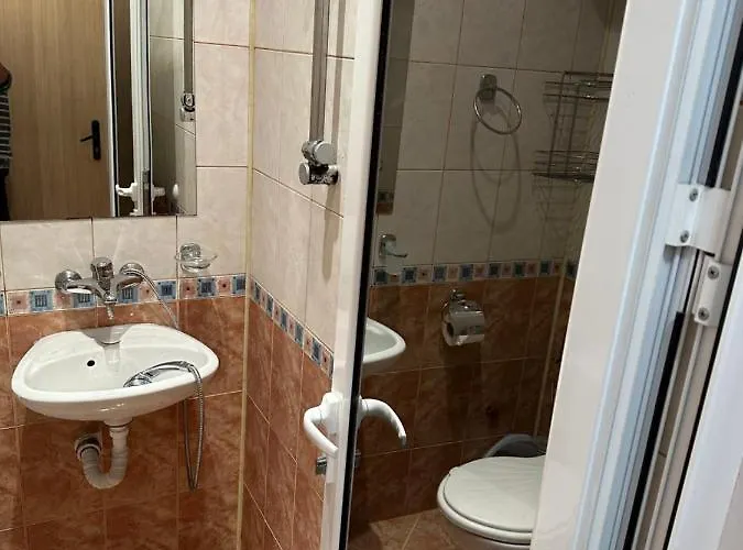 “poli” Πανσιόν