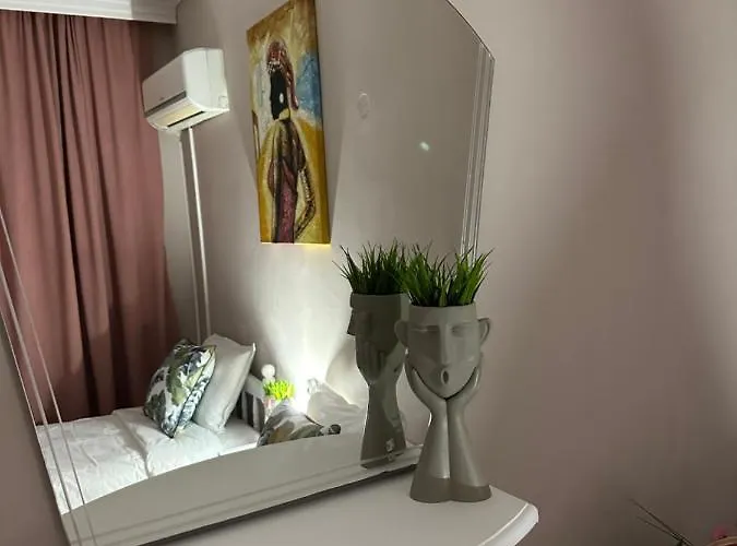 “poli” Νεσέμπαρ