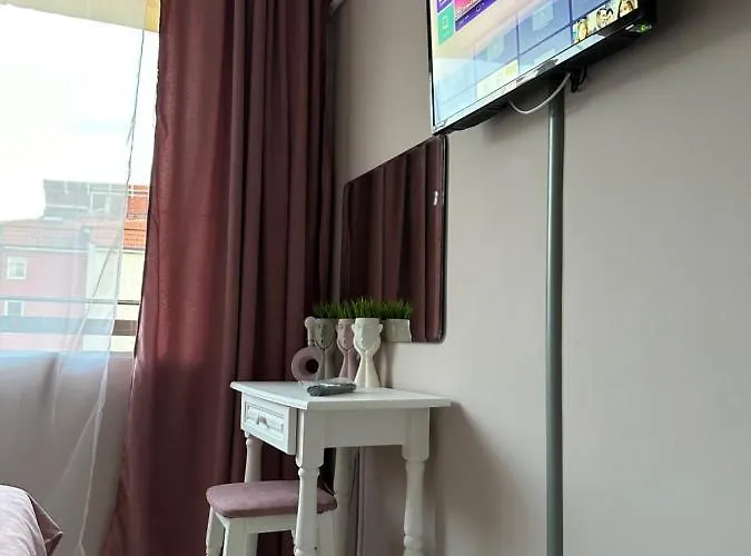 “poli” Πανσιόν