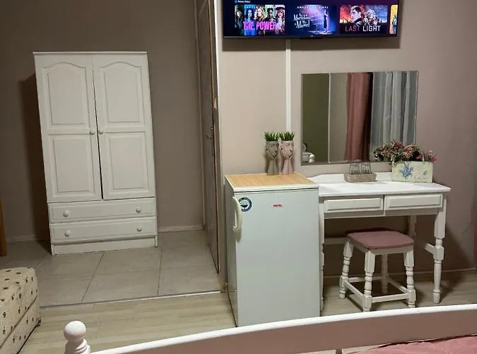 “poli” Πανσιόν