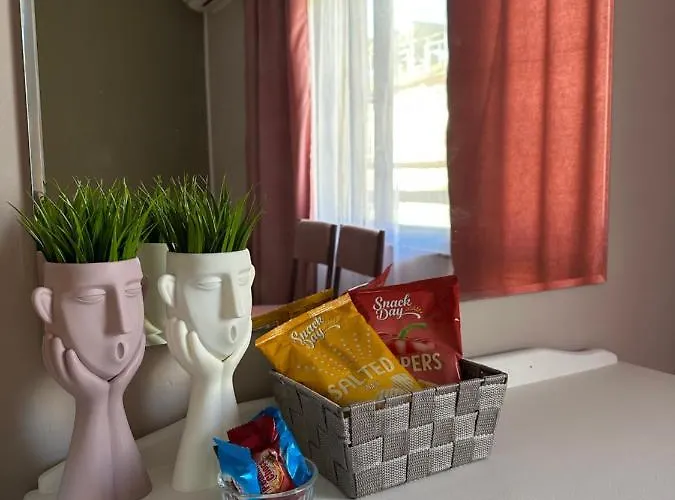 Πανσιόν “poli” Νεσέμπαρ