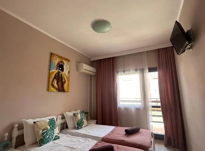 “poli” Νεσέμπαρ