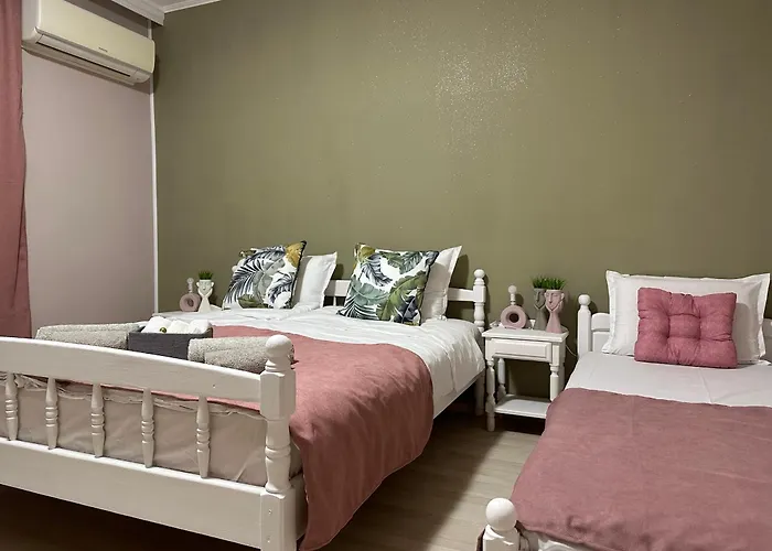 “poli” Νεσέμπαρ